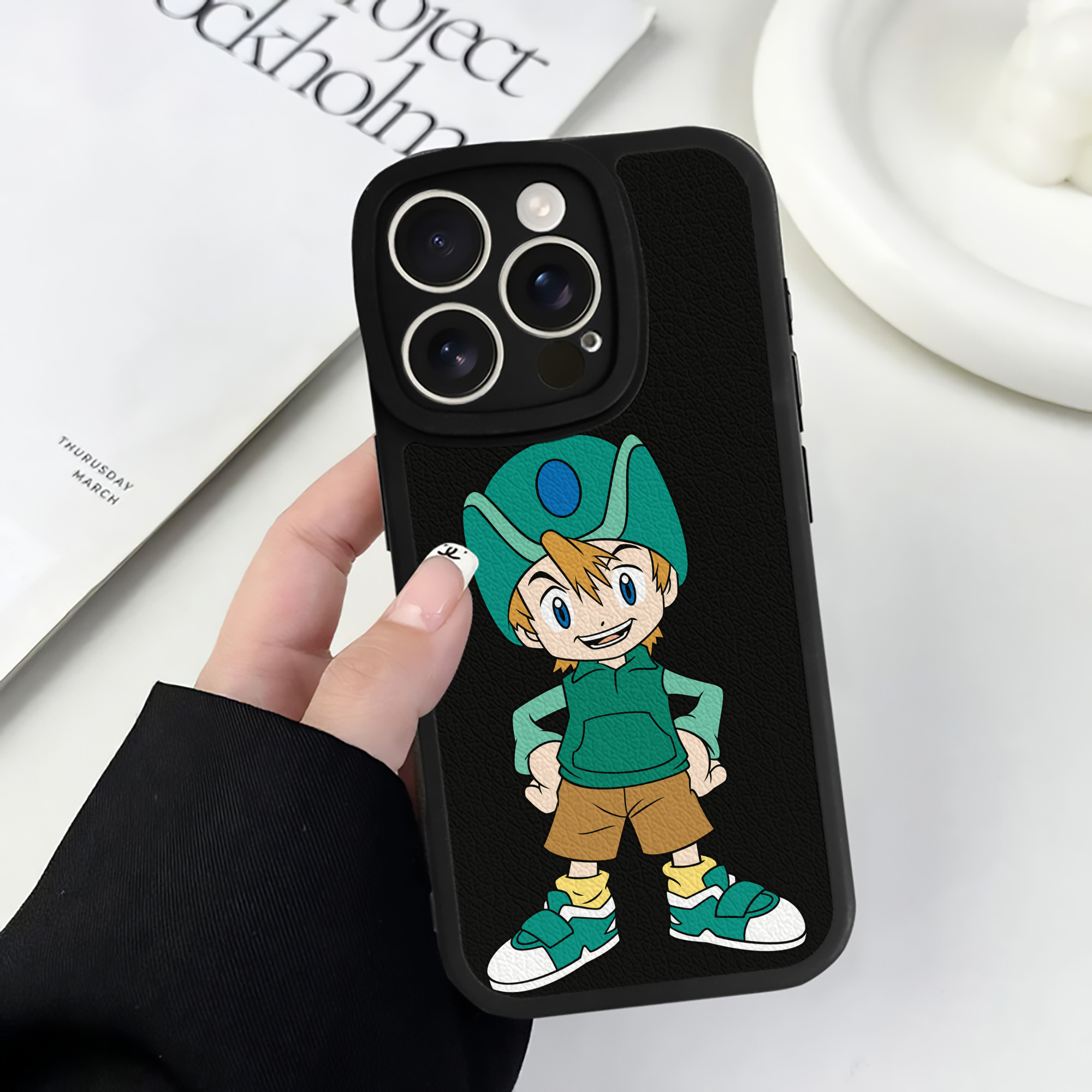 （画像用） Digimon デジタルモンスター/デジモン 【iPhone 16シリーズ対応】シリコンスマホケース（レザー調） 材質：シリコン